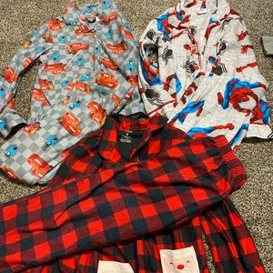 5 pairs of new boys pajamas! Size 6!!